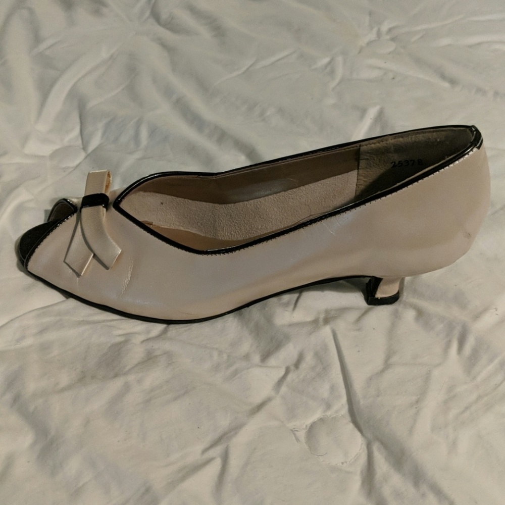 Kitty Heels - Picture 3 of 4